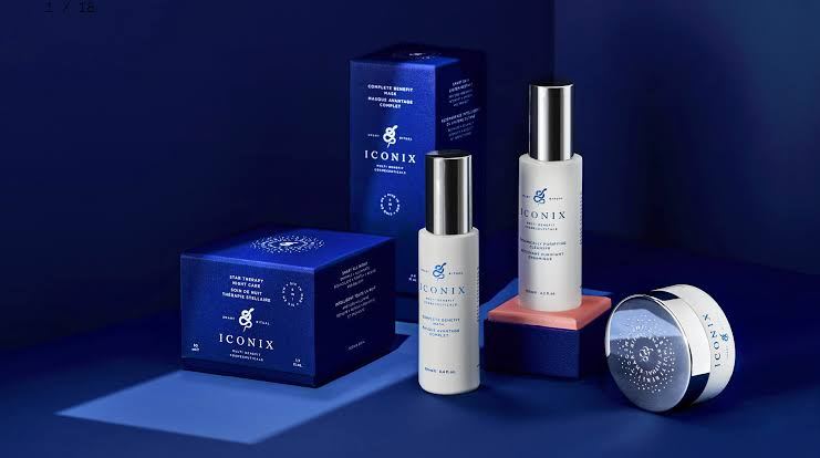 Cosmetics packaging set